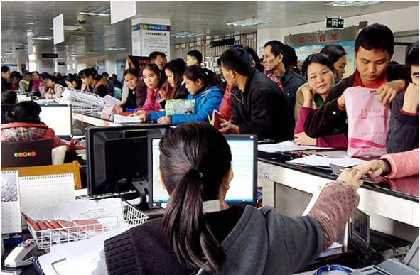 辽宁公积金离职封存后还可以提取出来吗？需要收费吗？